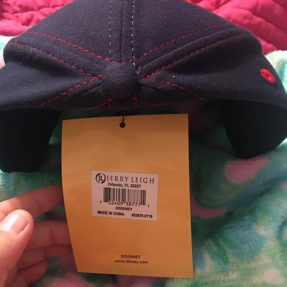 Minnie Mouse hat - Picture 3 of 3